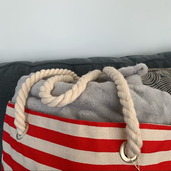 ⭐️ Vintage Design Mickey and Minnie Canvas Tote Beach Bag - Picture 6 of 8